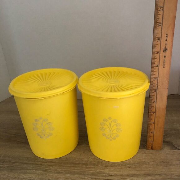 Vintage 70s Yellow Tupperware Nesting Canisters Round Retro Set of 5 Sunburst - Picture 7 of 13